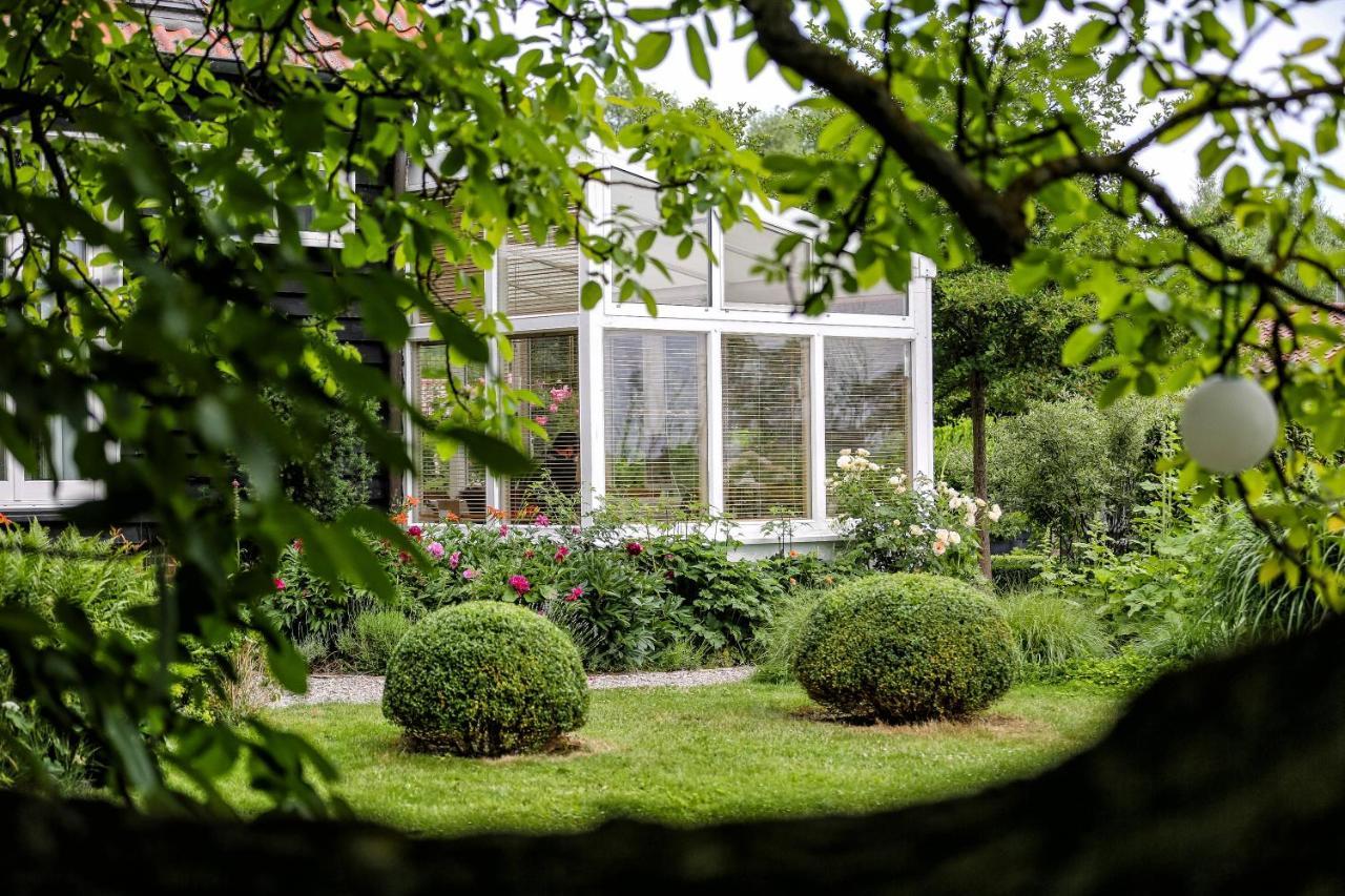 Landhaus Einer Malerin Poseritz Buitenkant foto